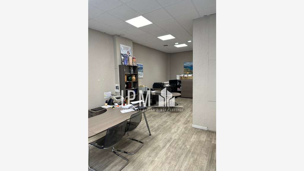 A céder local commercial de 50m² à Marseille 13003