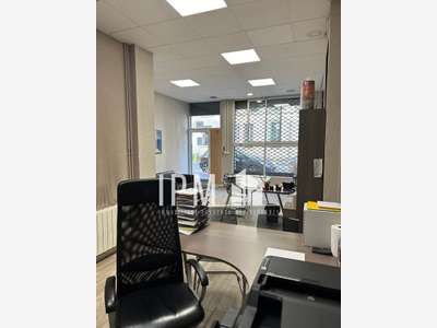 A céder local commercial de 50m² à Marseille 13003