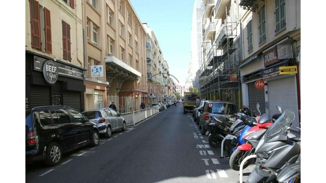 Local commercial 53m² à louer Nice centre 