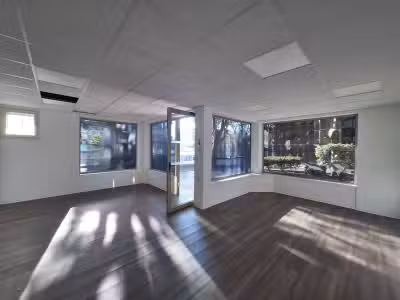 Cession de bail local belle vitrine d'angle 62m² 