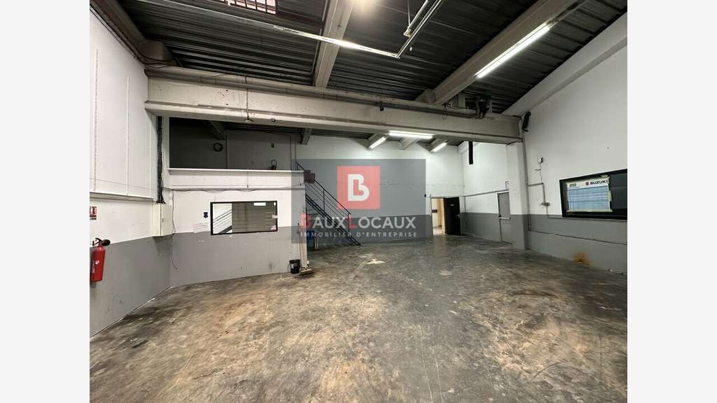 DAB local 609m² exceptionnellement situé au Pontet