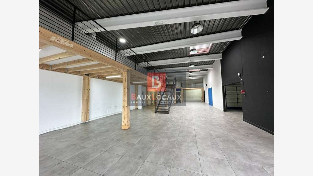 DAB local 609m² exceptionnellement situé au Pontet