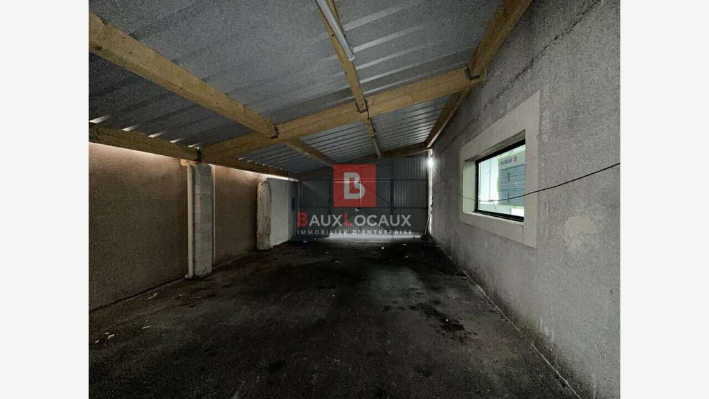 DAB local 609m² exceptionnellement situé au Pontet