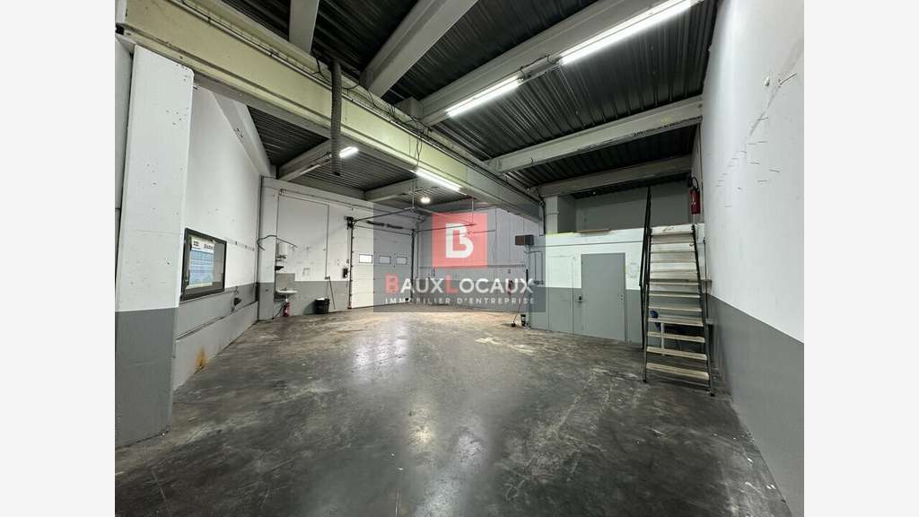 DAB local 609m² exceptionnellement situé au Pontet