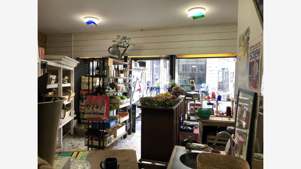 DAB local commercial 27m² avec vitrines à Lyon 1er