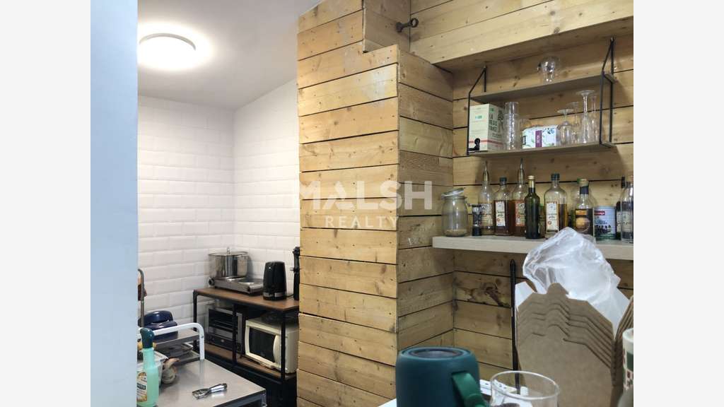 DAB local commercial 27m² avec vitrines à Lyon 1er