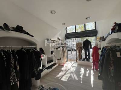 DAB local commercial 50m² à Lyon 8e