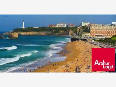 DAB local de standing RDC 50m² à Biarritz