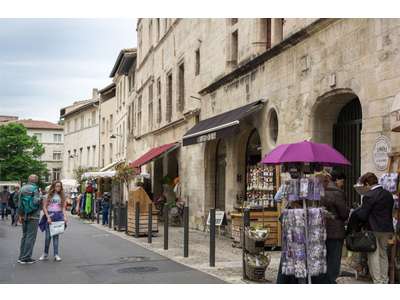 Cession droit au bail Locaux commerciaux - Boutiques à Avignon