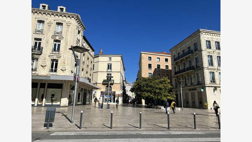 DAB local commercial 62m² à Valence centre