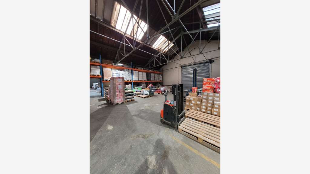 DAB locaux 2000m² à Lyon Vénissieux