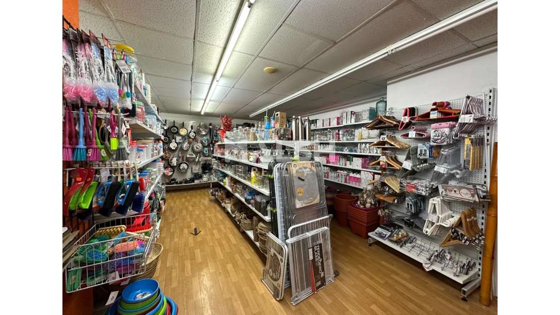 Local commercial 273m² à céder à Villeurbanne 