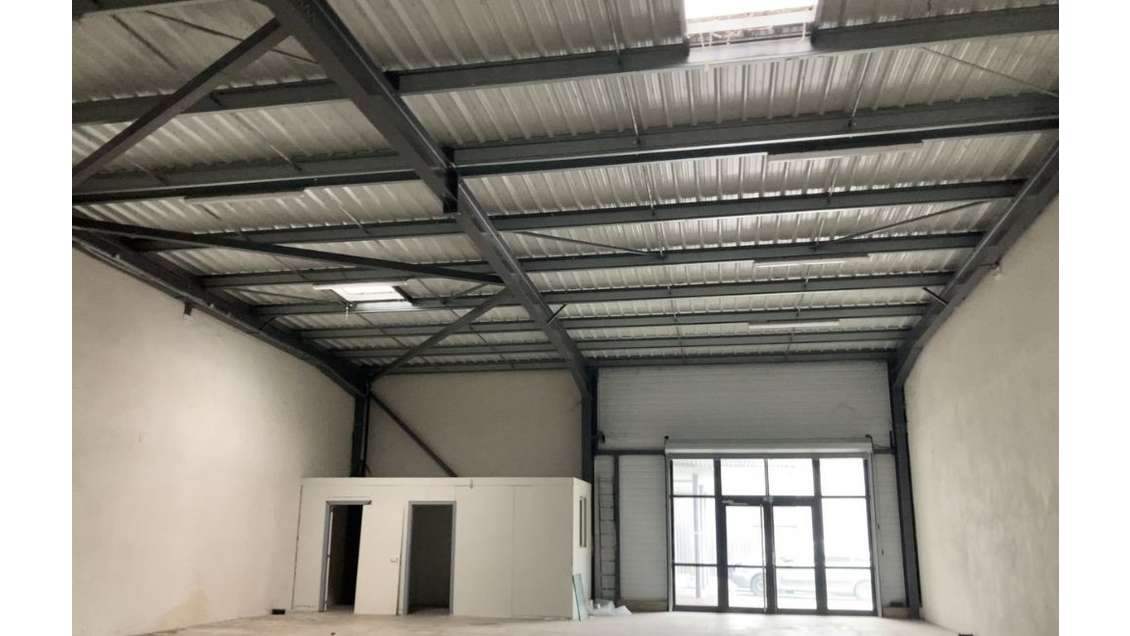 DAB local commercial neuf 423m² à Gerzat