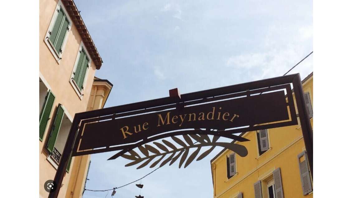 DAB local commercial 35m² rue piétonne à Cannes