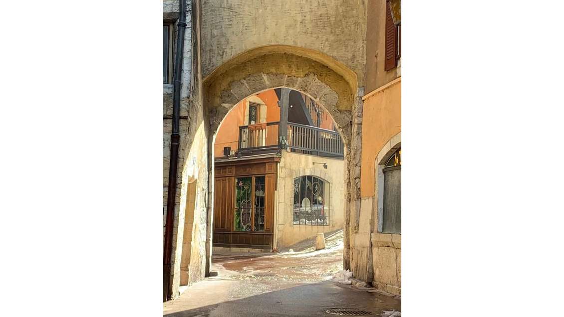 Droit au bail épicerie dans rue piétonne d'Annecy