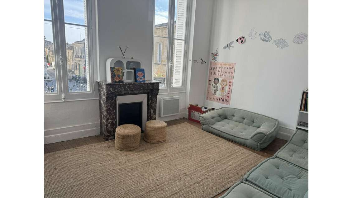 Bureaux 83m² R+1 à louer à Bordeaux Chartrons