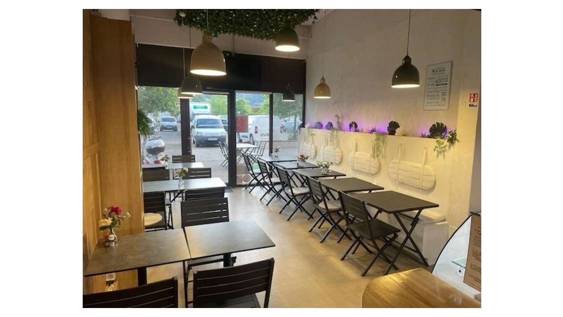 DAB local restaurant 60m² avec terrasse à Carros