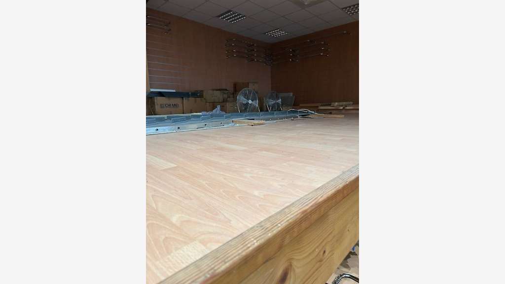 Cède bail local commercial de 235m² en zc à Mions