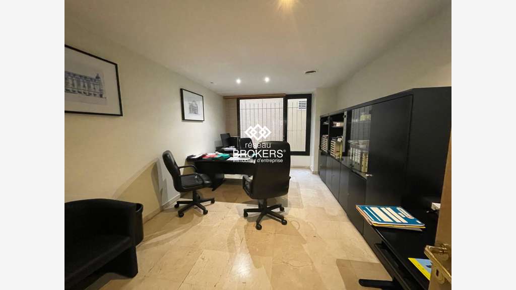 DAB boutique 157m² axe stratégique du Vieux Nice  