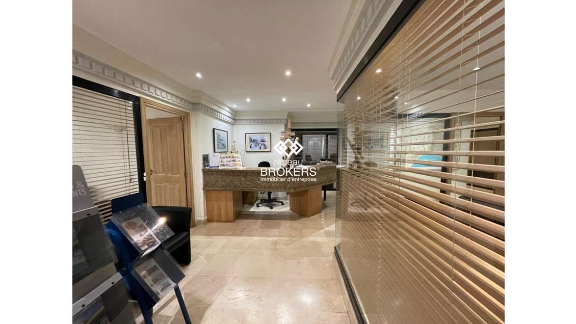 DAB boutique 157m² axe stratégique du Vieux Nice  