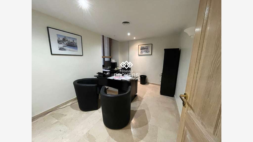 DAB boutique 157m² axe stratégique du Vieux Nice  