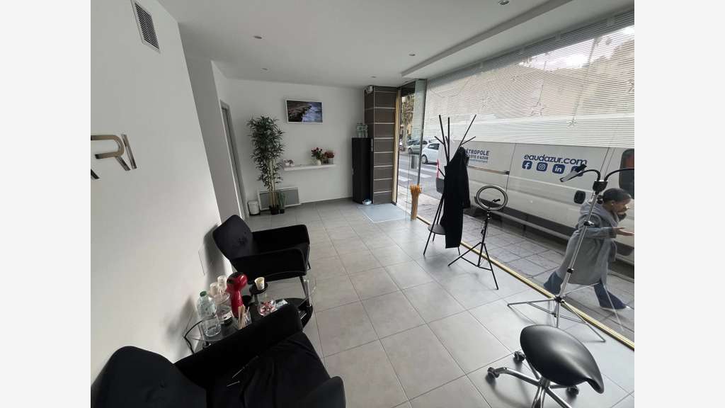 Cession droit au bail 38m² axe passant Nice Ouest