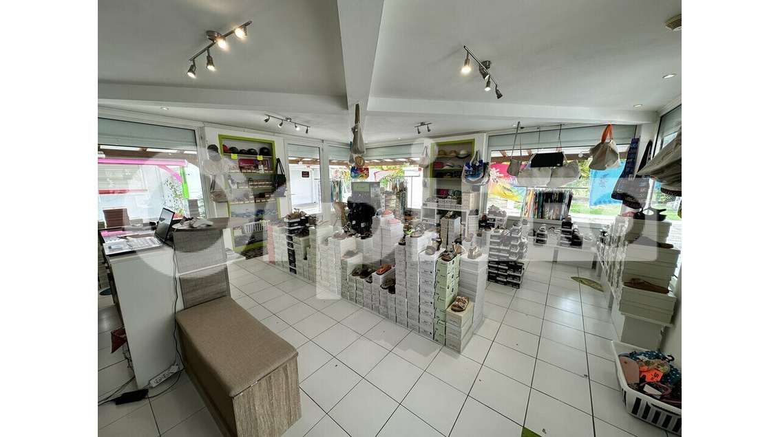 Cède local commercial d'angle 48m² à St François