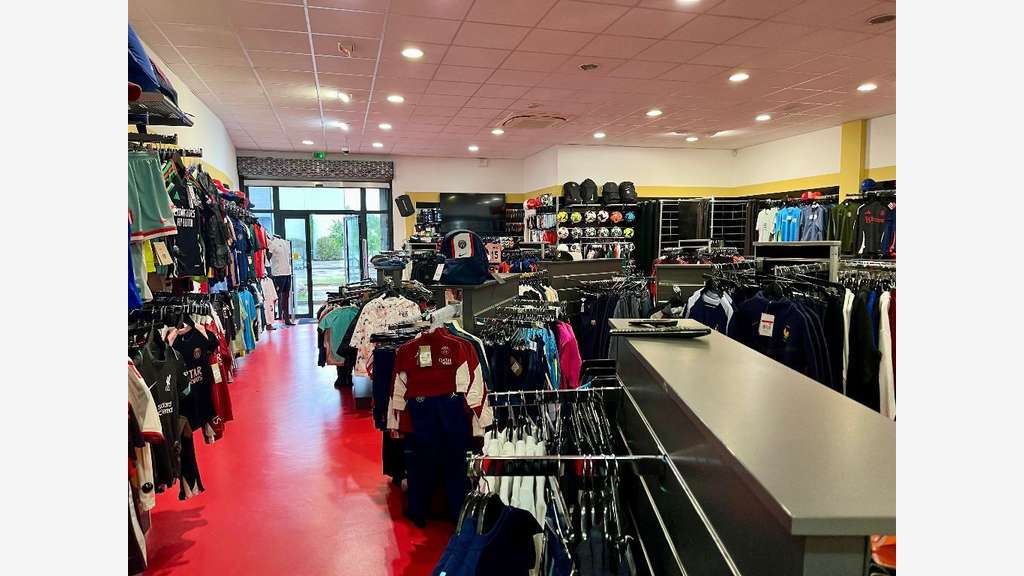 DAB local 240m² zone des Couleures Valence