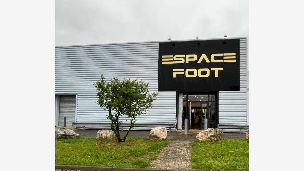 DAB local 240m² zone des Couleures Valence