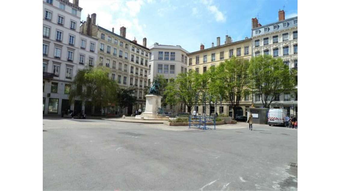 DAB local commercial 98m² secteur Ampère 75002