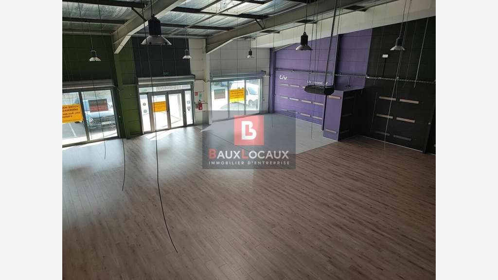 Droit au bail commerce 317m² à Salon-de-Provence