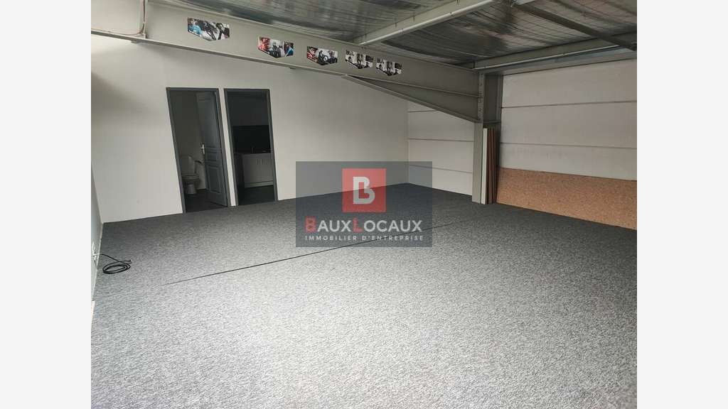 Droit au bail commerce 317m² à Salon-de-Provence