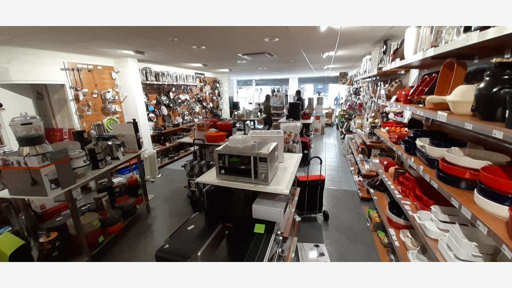 DAB superbe local commercial 130m² à Saint-Fons
