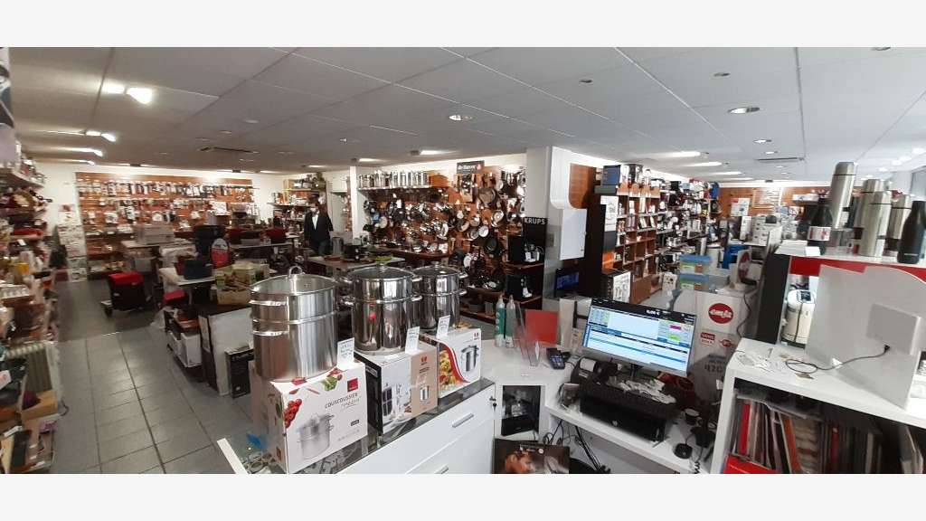 DAB superbe local commercial 130m² à Saint-Fons