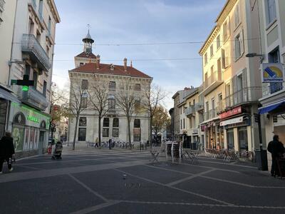 Cession droit au bail Locaux commerciaux - Boutiques à Valence