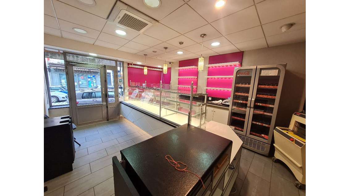 DAB local ancienne boulangerie 235m² à Versailles