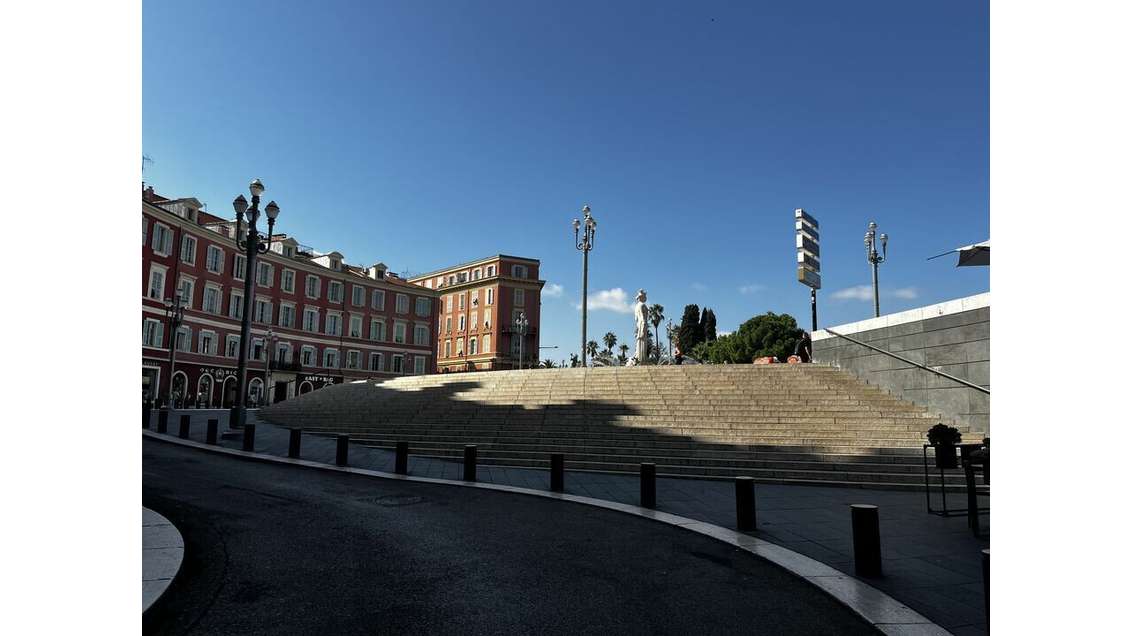 A céder droit au bail 117m² dans le Vieux Nice