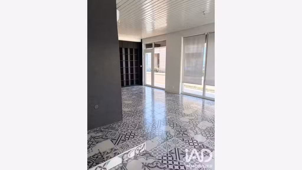 Droit au bail local 50m² à Bordeaux Saint-Genès
