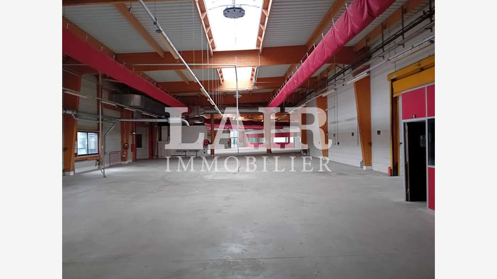 À vendre bâtiment industriel 3000m² zai Berd'huis