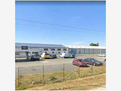 À louer 2 entrepôts de 2 400m² proche d'Orléans