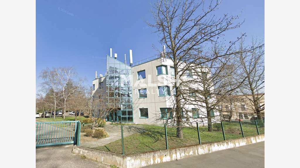 A louer bureaux 220m² à Charbonnières-les-Bains