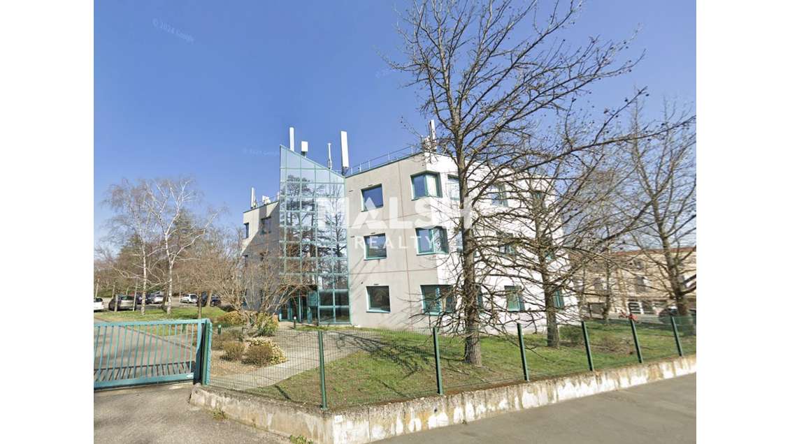 A louer bureaux 220m² à Charbonnières-les-Bains