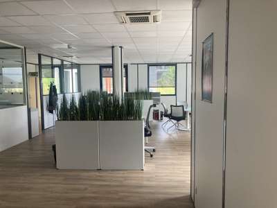 A louer bureaux 340m² à La Rochelle ZFU La Pallice