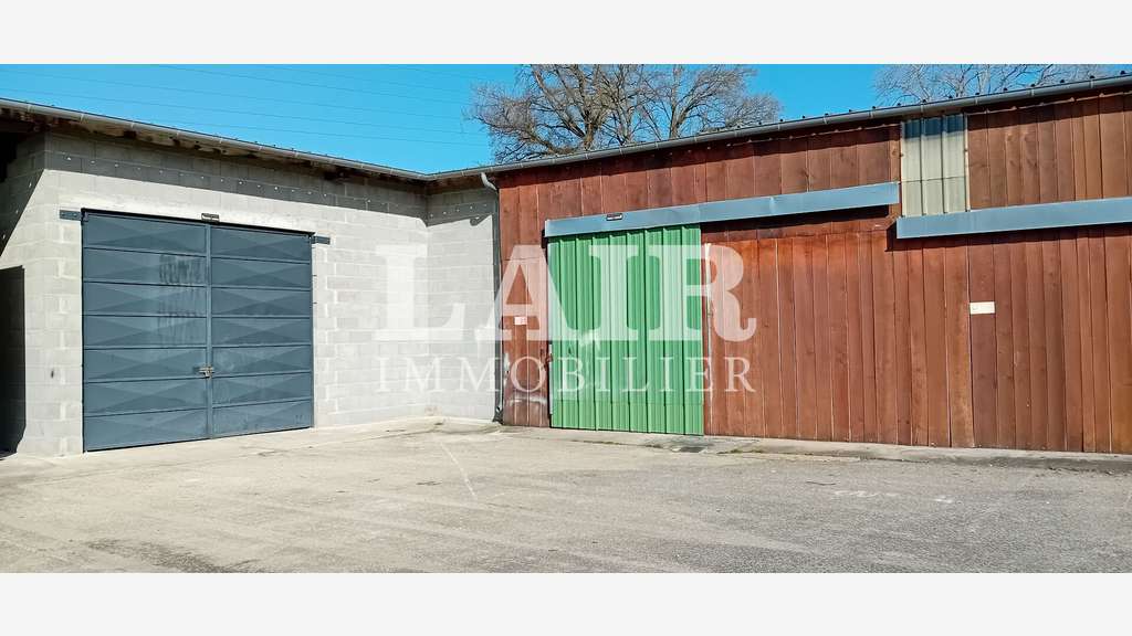Loue locaux d'activité de 200m² à Condé sur Sarthe