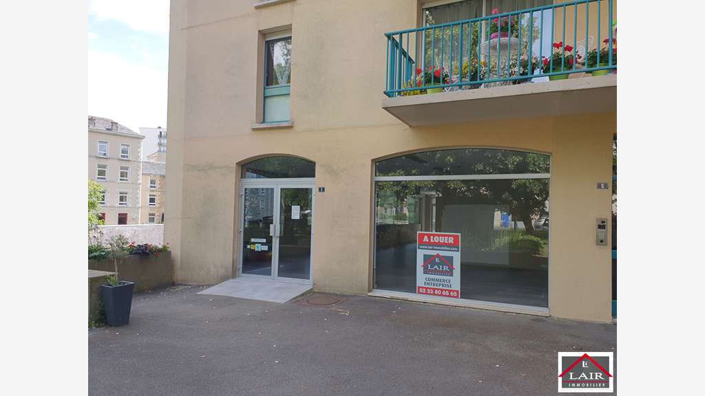 A louer local commercial 110m² parkings à Alençon