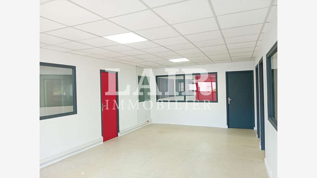 A louer bureaux avec réserve de 159m² à Alençon