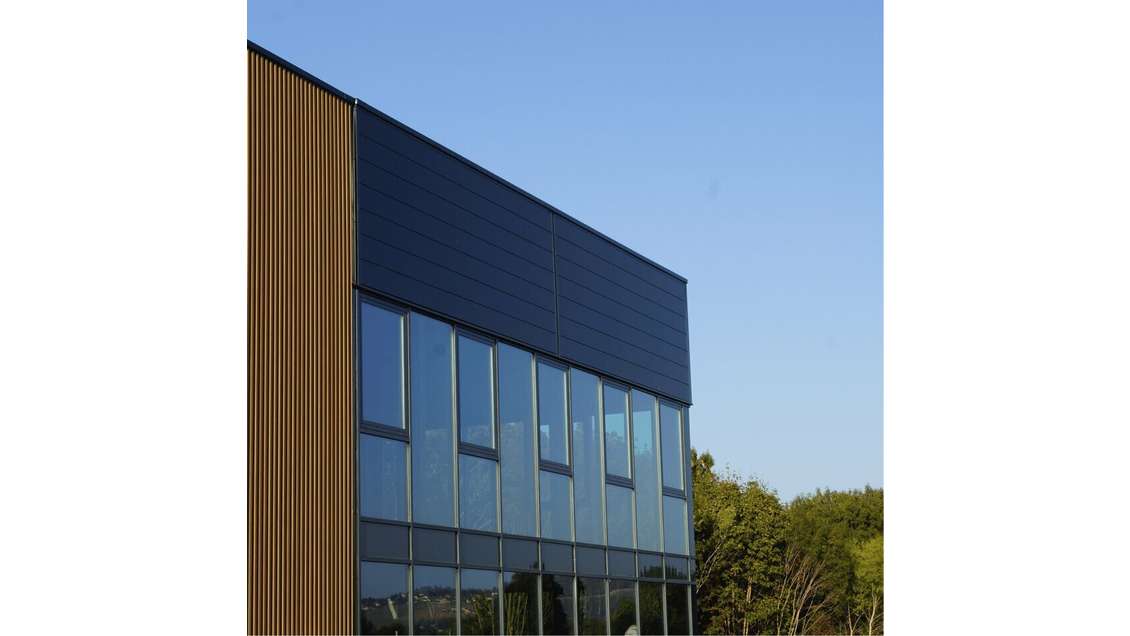 A louer local commercial 956m² à Ambérieux A46