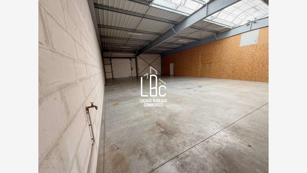 A louer local activité et bureaux 406m² à Ancenis