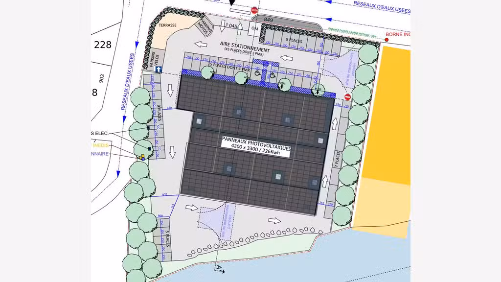 A louer local commercial de 450m² Apt axe central