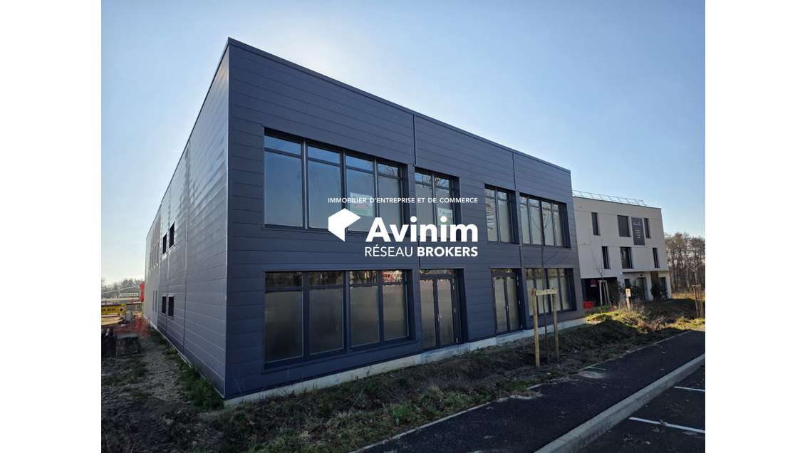 A louer local 213m² à Chevry Les Grands Prés